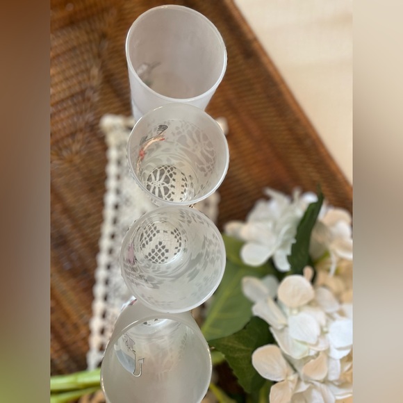 Set of 4 Darington Holiday Farm Animals Frosted Highball Glasses - Picture 5 of 6